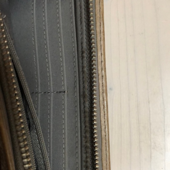 Slate color, good quality fossil leather wallet - Picture 5 of 5